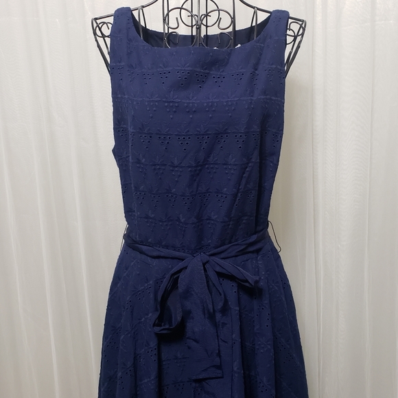 BB Dakota NWT Sz 8 Navy Eyelet Fit & Flare Dress - Picture 6 of 16